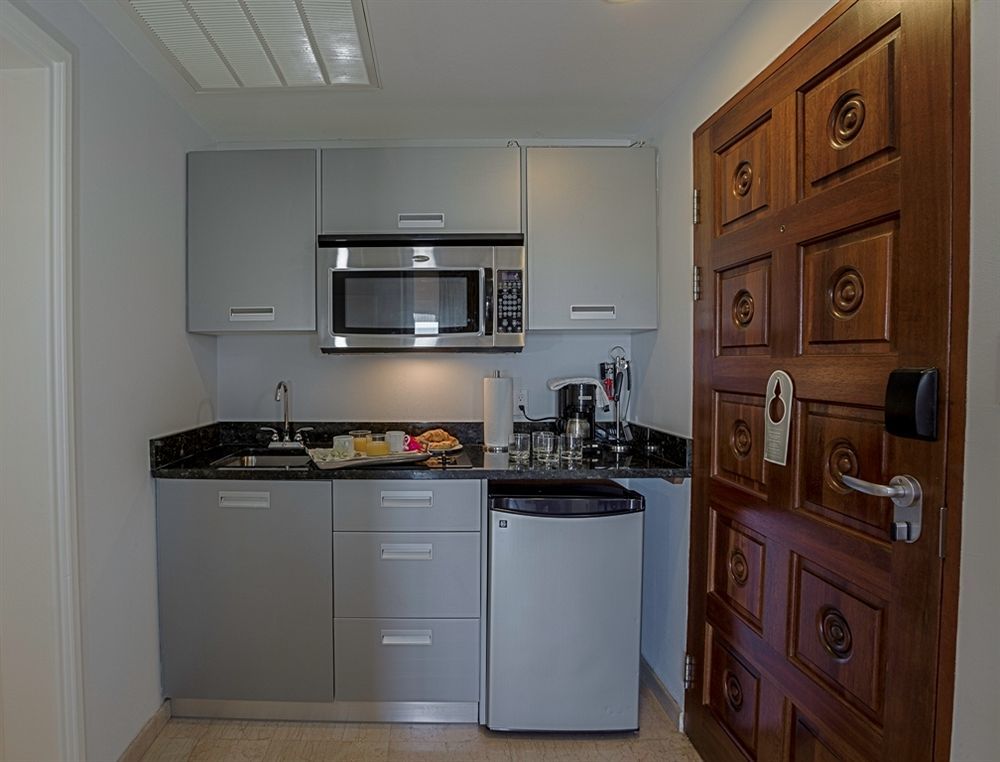 Princess Heights Luxury Condo Hotel Oyster Pond Εξωτερικό φωτογραφία